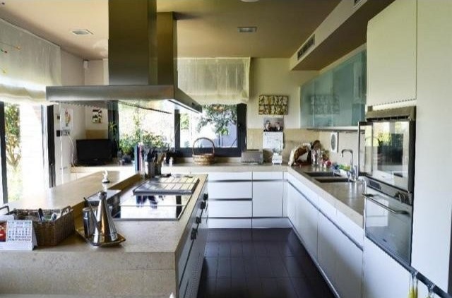 6 bedroom Detached House For Sale:.. - 2
