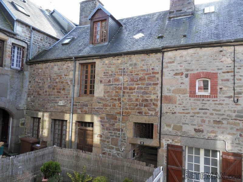 Nice Village House with Courtyard