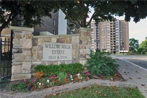 $255,000 W3240358 805 - 2556 Argyle..