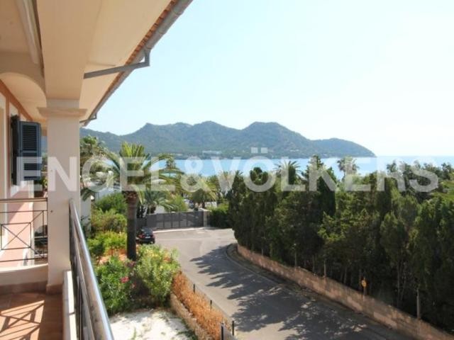 High quality penthouse with a sea view