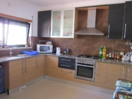 4 bed townhouse near Bombarral on the..