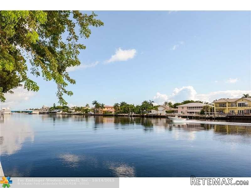 3 bedroom Flat For Sale: 3100 NE 47th.. - 2