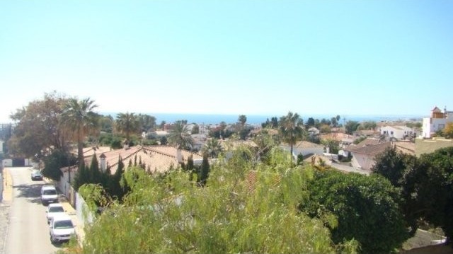 2 Bed Apartment for sale in Marbella