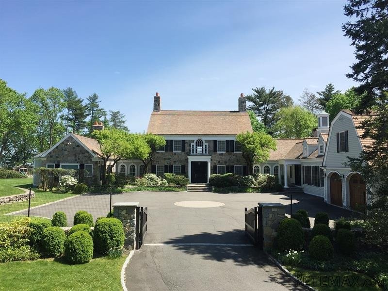 6 bedroom House For Sale: 5 Dairy Road..