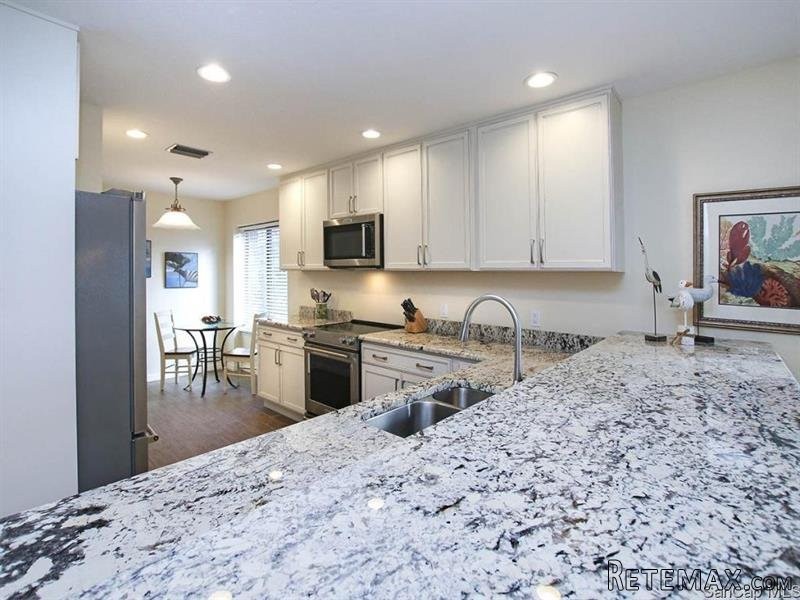 3 bedroom Condominium For Sale:.. - 2
