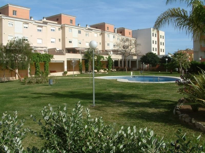4 bedroom, 2 bathroom Apartment, (build..