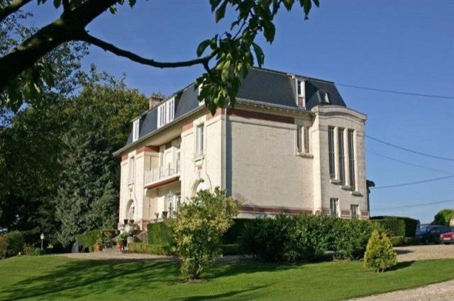 8 bedroom House For Sale: 02200 SOISSONS - 2