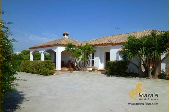 beautiful Country House with pool near..