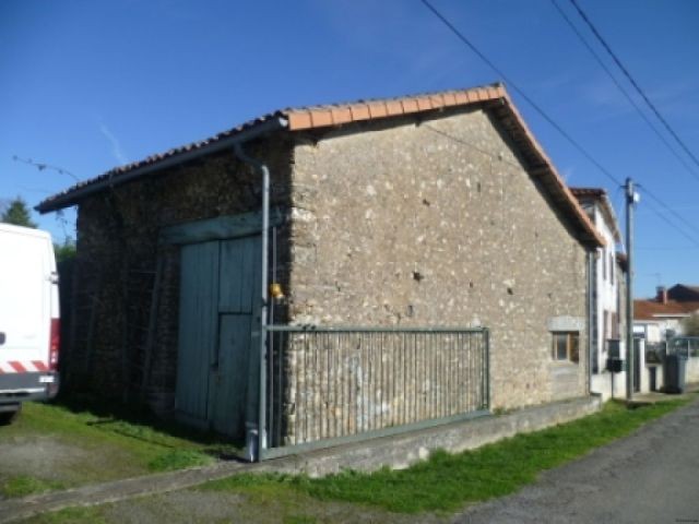 EC0229al Spacious Renovated Stone.. - 2