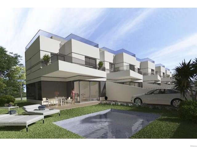 New detached villas in Playa Golf