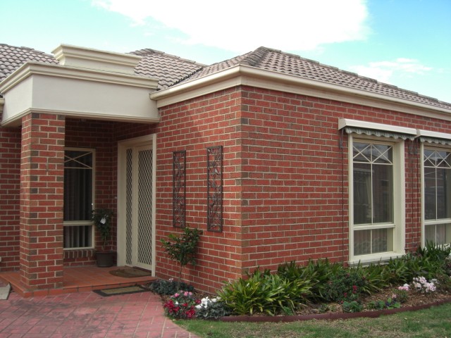 Room to move in this one! - PASCOE VALE..