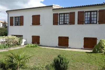 5 Bedrooms - House - Poitou-Charentes -..