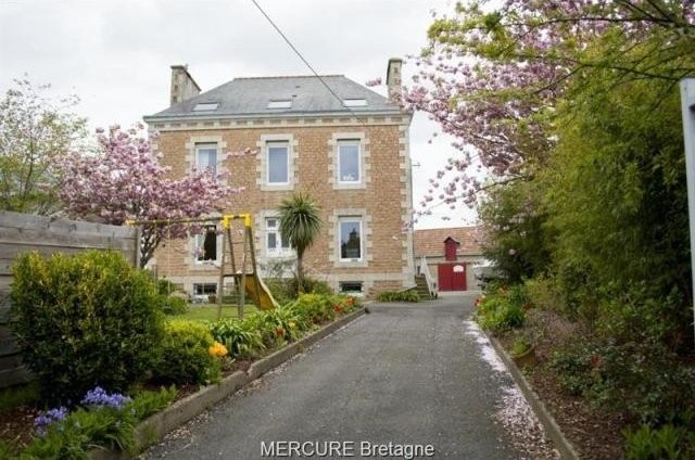 9 bedroom House For Sale: 22500 PAIMPOL