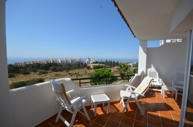 Apartment - This modern and well..