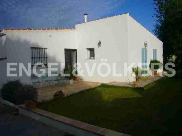 BEAUTIFUL HOUSE WITH PLOT IN LOS.. - 2