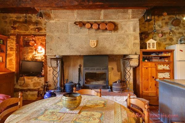 Piegut-Pluviers (24) - Renovated, 2 bed..