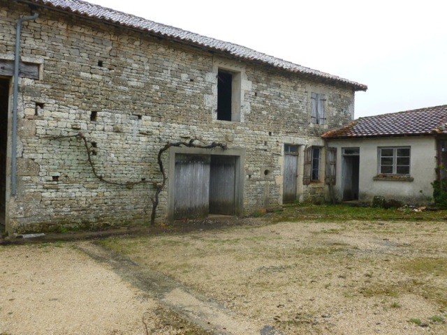 Stone Cottage With Barn To Renovate