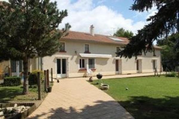 Nr Chef Boutonne - for sale : large 6..