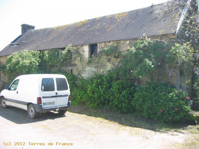 Batiment En Pierre À Renover Le Trevoux..