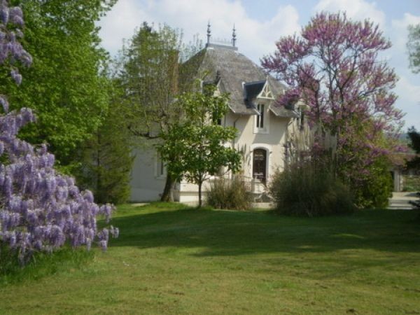 Beautiful House, 3 Guest Cottages, Pool..