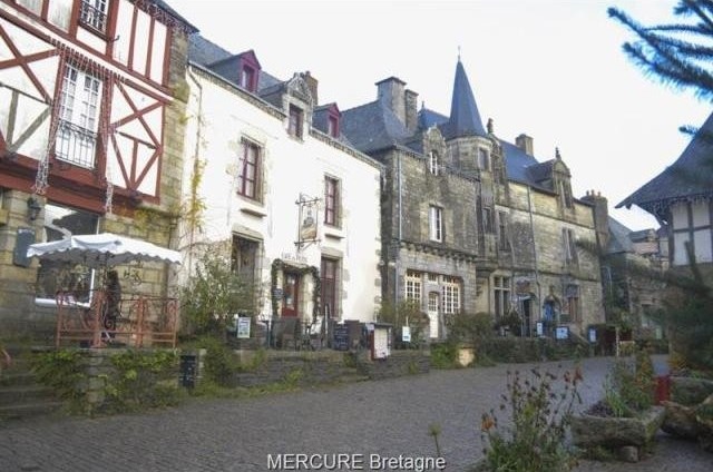 5 bedroom Character For Sale: 56220..