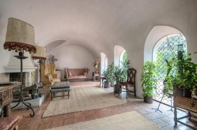 7 bedroom Detached House For Sale:..