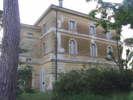 Villa To Restore Near Lake Trasimeno - 2