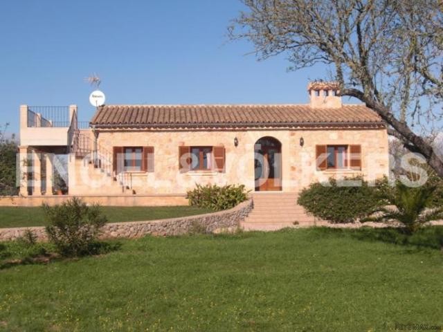 Rustic finca in Son Carrio