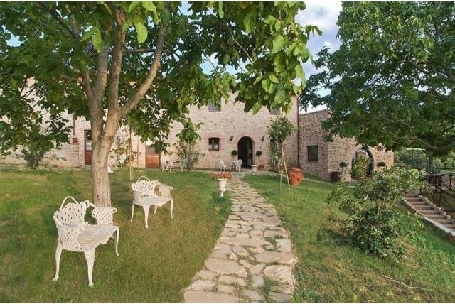 9 bedroom House For Sale: Umbria..