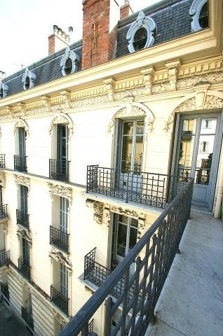 Grandiose three bed in Carre d'Or - 2
