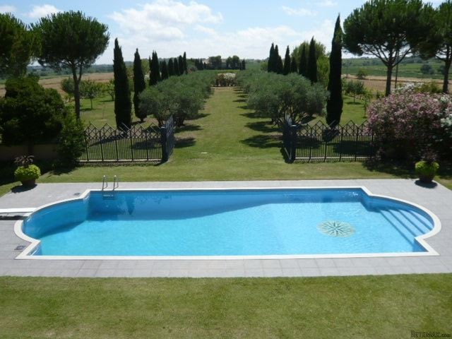 Villa In Servian, France - 2