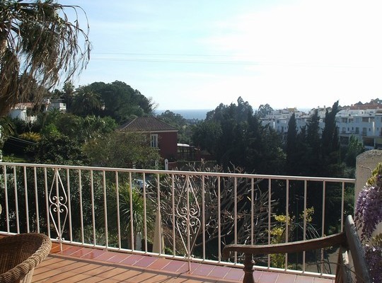 Villa for sale in Lindasol, Marbella..