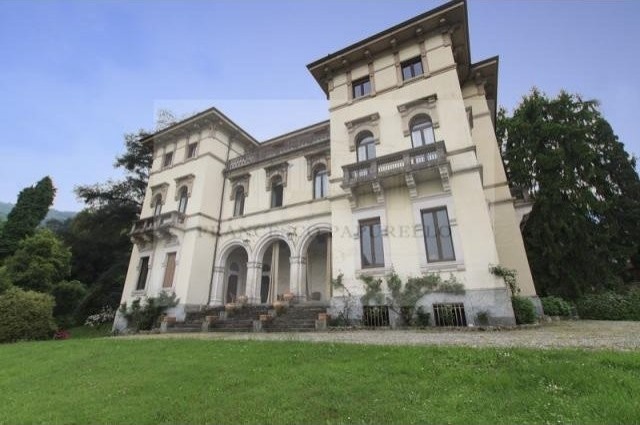 7 bedroom Villa For Sale: Baveno, IT - 2