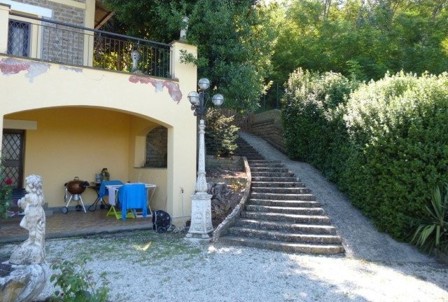 ELEGANT VILLA IN THE ROMAN COUNTRYSIDE