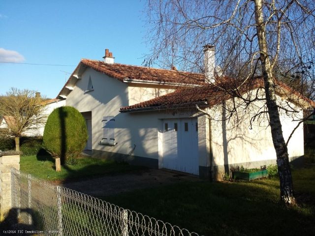 3 bedroom bungalow - Close to all the..