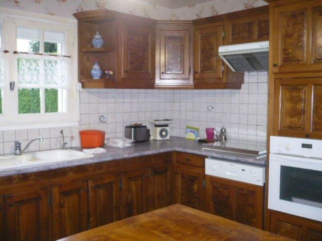 Detached House in a Nice Area - 2