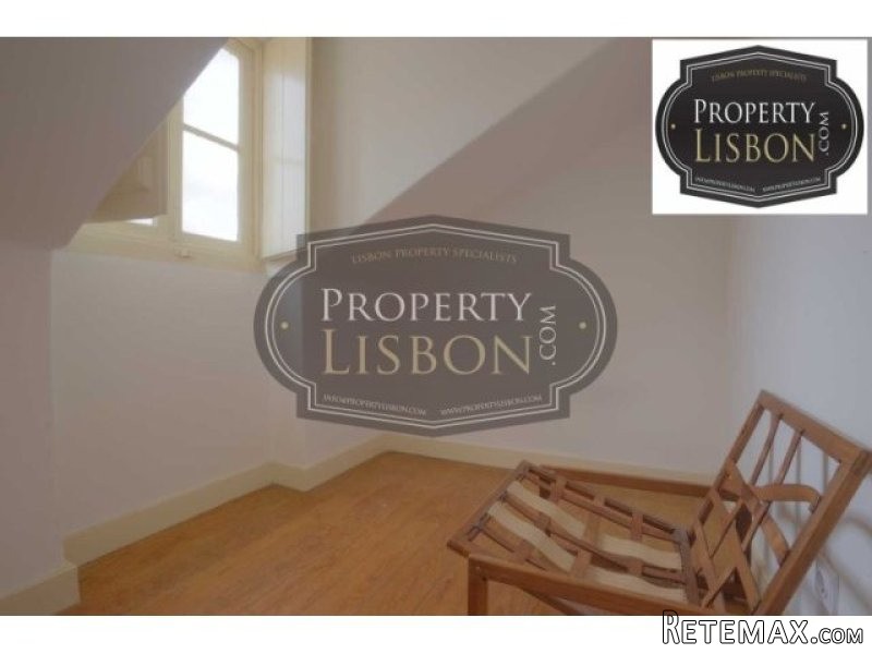 T1 Lisbon Apartment for Sale, Estrela - 2