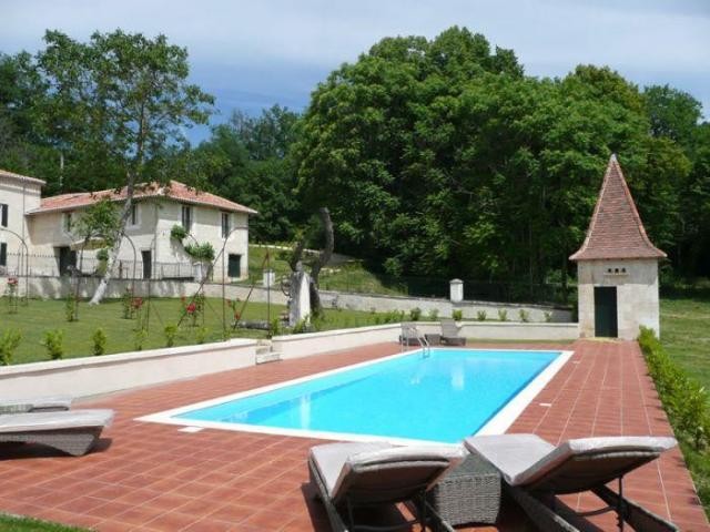 8 bedroom House For Sale: 16390 CHARENTE - 2