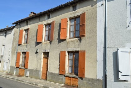 Ruffec townhouse to renovate