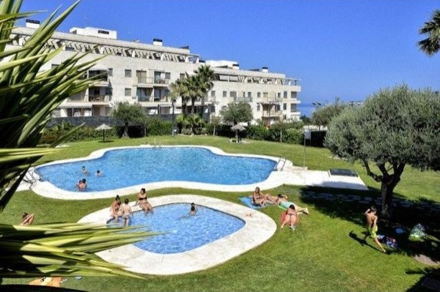 3 Bed Apartment for sale in Torremolinos - 2