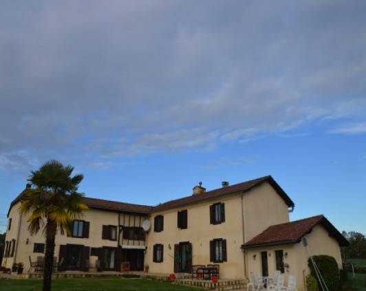 Immaculately presented farmhouse with..