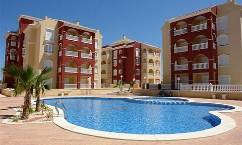 3 Bed Luxurious Apartment minutes from..