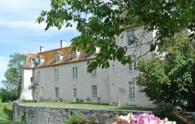 5 bedroom House For Sale: 16190 CHARENTE