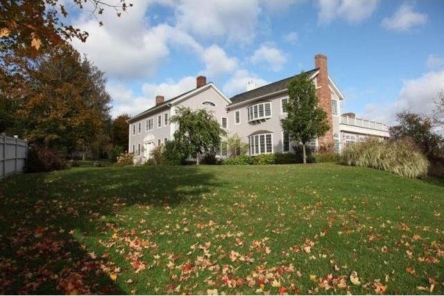 5 bedroom Residence For Sale: Out of..