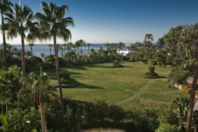 Front Line Beach Designer Penthouse in.. - 2