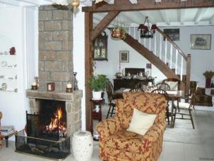 Traditional House, Basement and Garden - 2