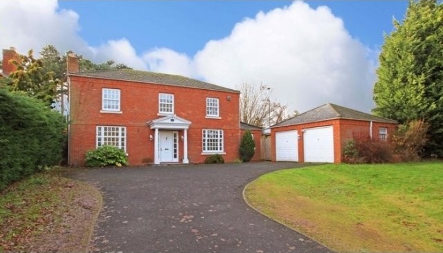Four Bedroom Detached House in..