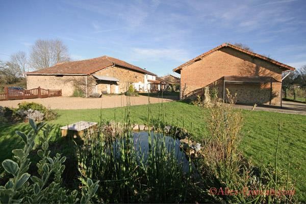 Rochechouart (87) - Renovated farmhouse..