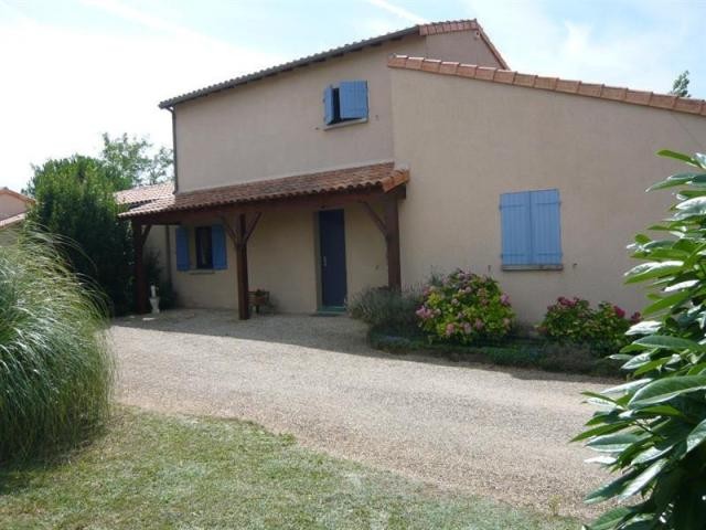 4 bedroom House For Sale: 86280 SAINT.. - 2