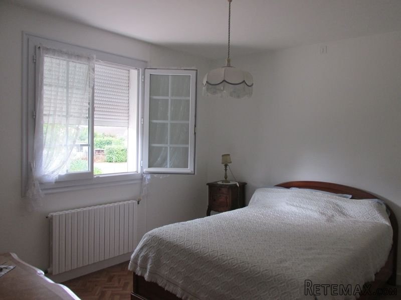 Detached Bungalow With Basement.. - 2